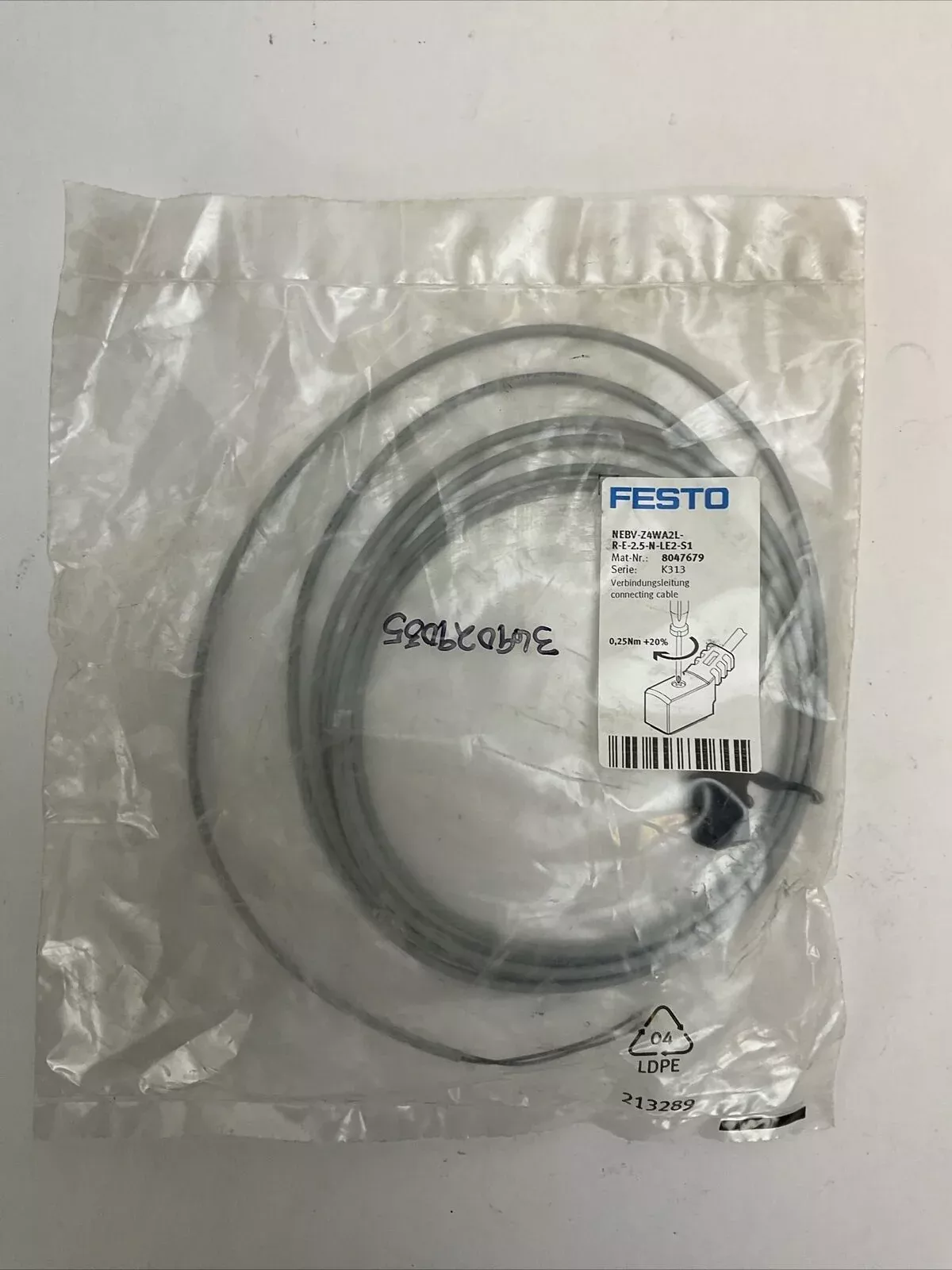 FESTO NEBV-Z4WA2L-R-E-2.5-N-LE2-S1 CONNECTING CABLE