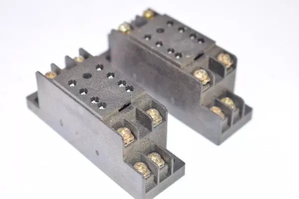Lot of 2 OMRON PYF08H 8-Pin Relay Base Sockets