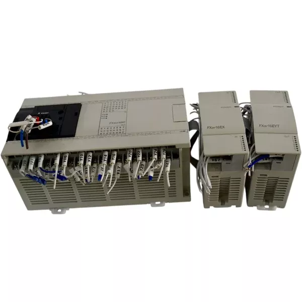 Mitsubishi FX3GA-60MT-CM, FX2N-16EYT, FX2N-16EX Programmable Controller Assembly