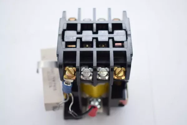 NEW GOULD I-T-E 2190-E21PA Relay 300V