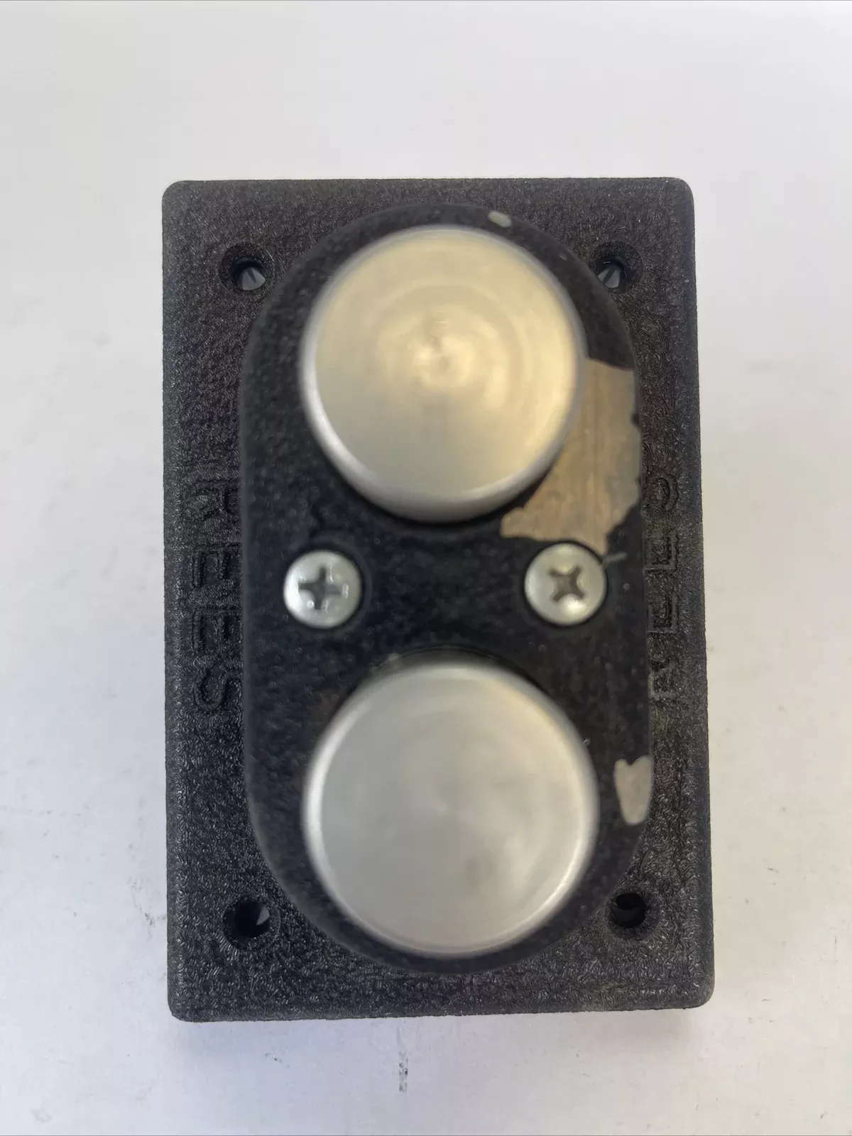 rees-03924-000-control-pushbutton-switch-600vac-250vdc-same-polarity-only REES 03924-000 CONTROL PUSHBUTTON SWITCH 600VAC 250VDC SAME POLARITY ONLY